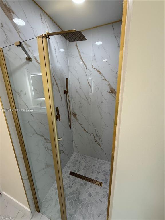 2803 E 5th St, Other City - In The State Of Florida