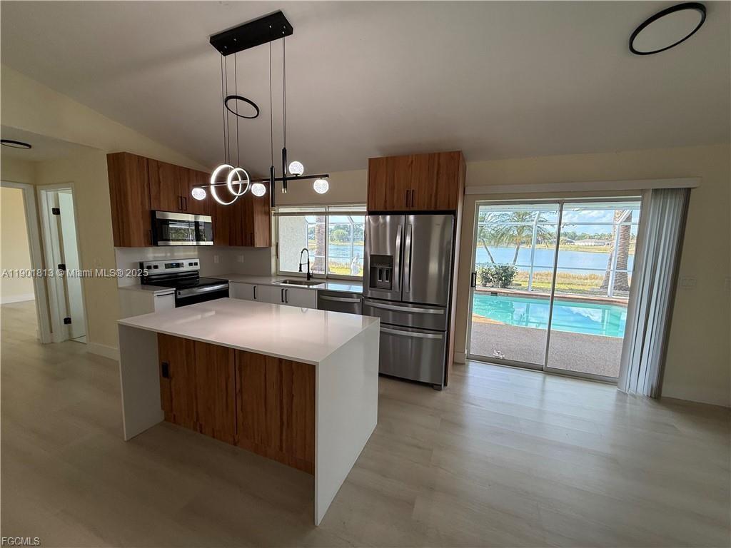 2803 E 5th St, Other City - In The State Of Florida