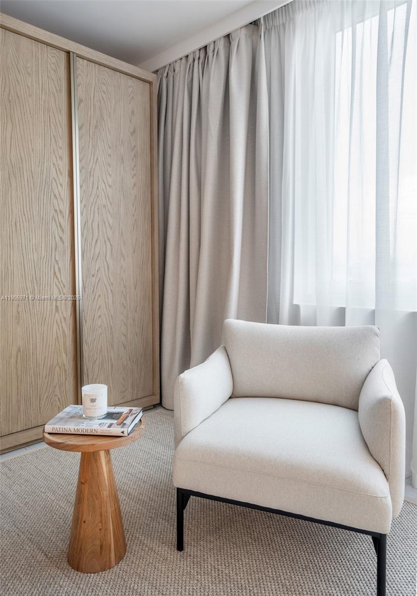 2301 Collins Ave # 836