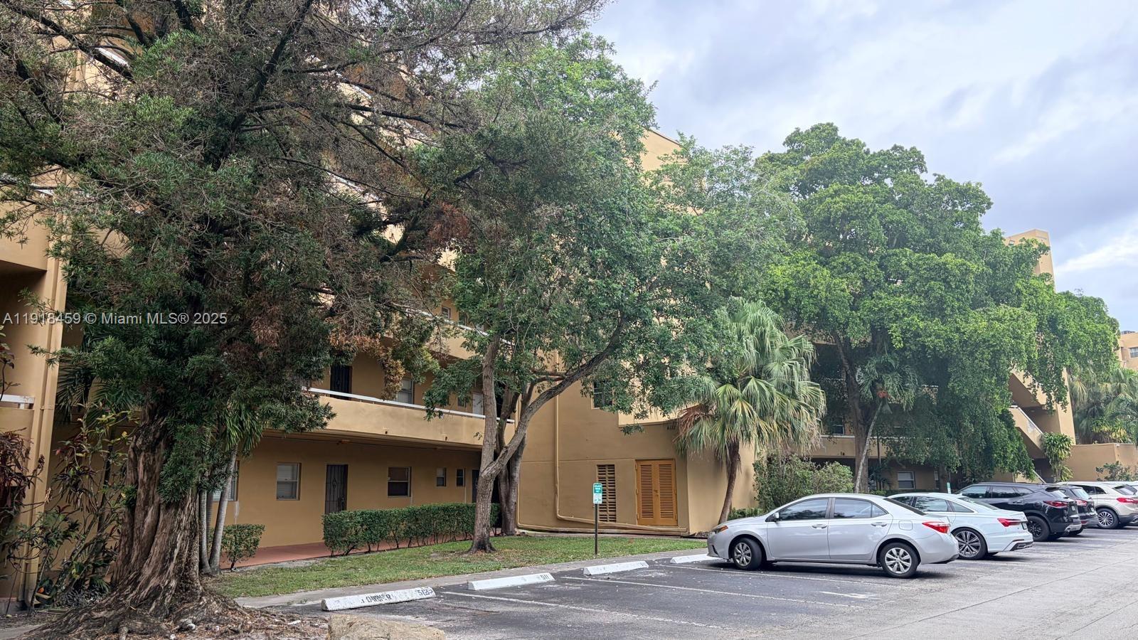 4111 Stirling Rd # 102