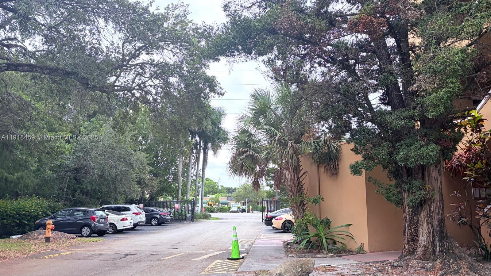 4111 Stirling Rd # 102