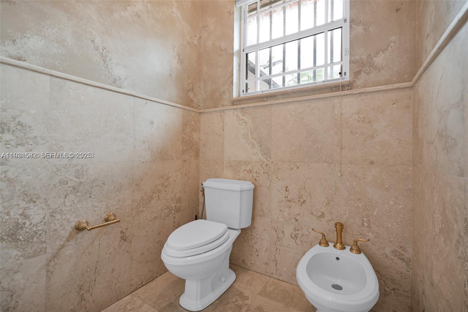 5750 SW 67th Ave # 5750