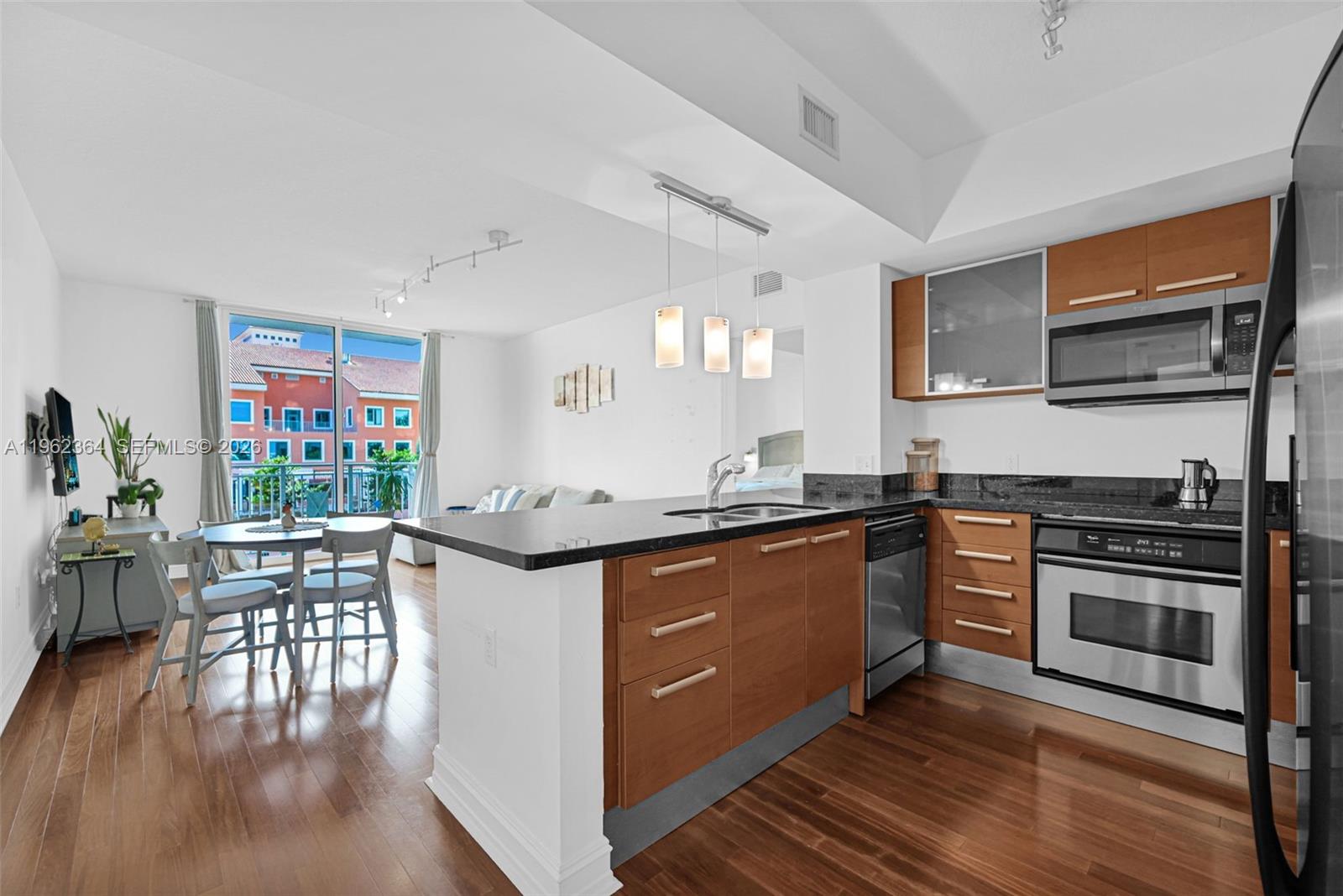 2030 S Douglas Rd # 703