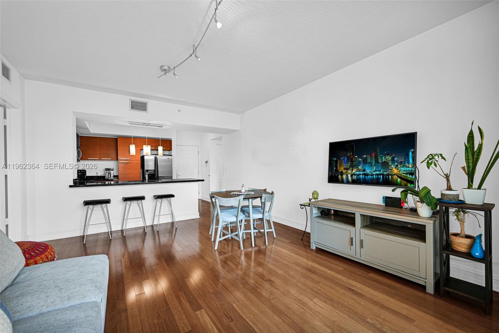 2030 S Douglas Rd # 703