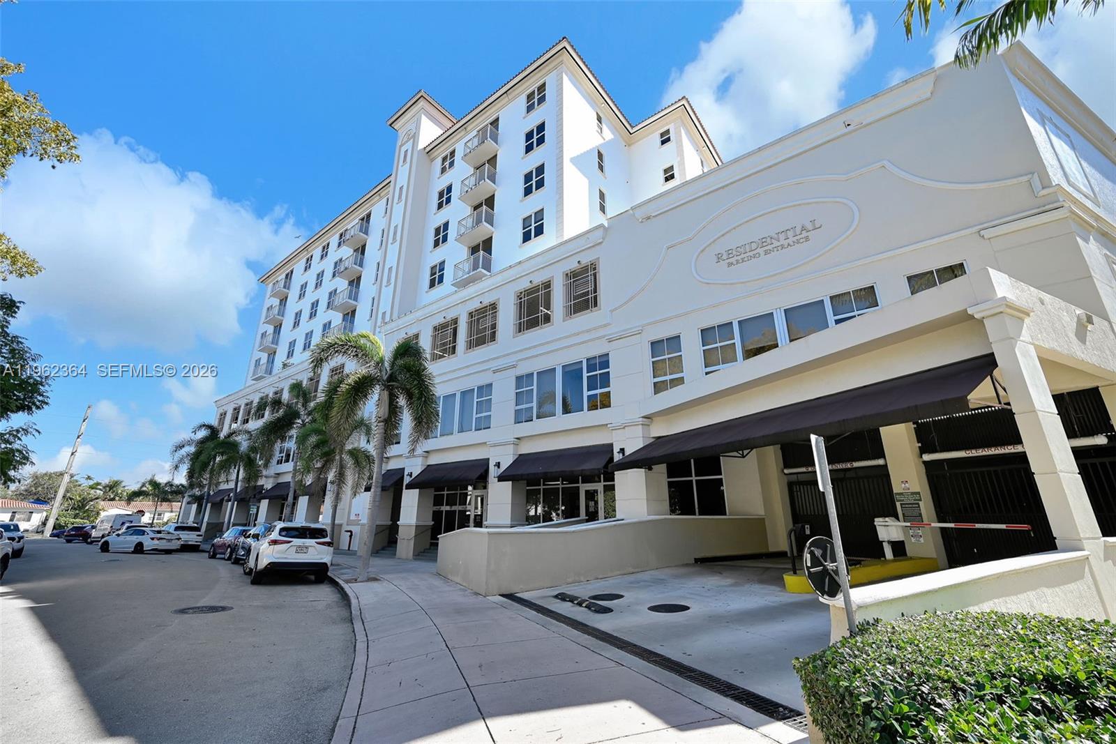 2030 S Douglas Rd # 703