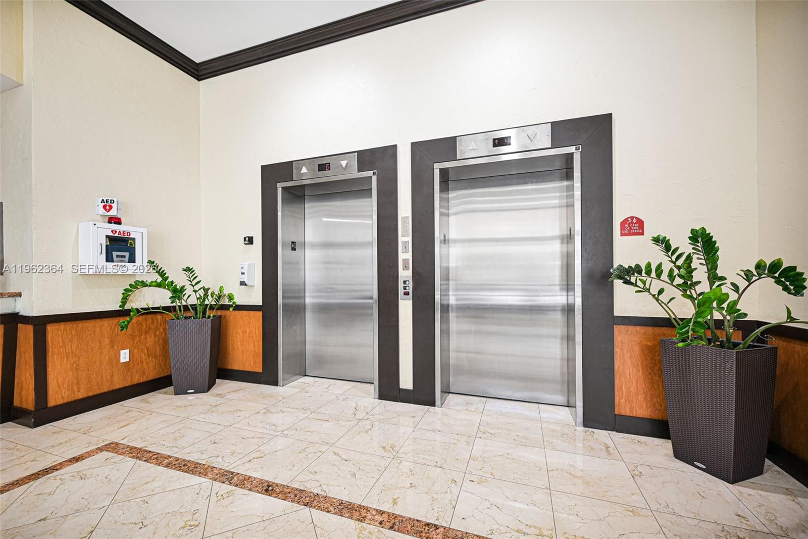 2030 S Douglas Rd # 703