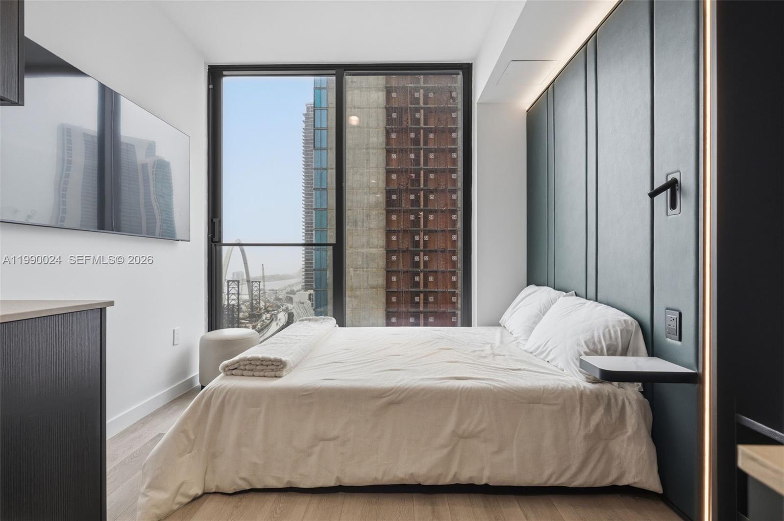 20 NE 11th St # 2306A