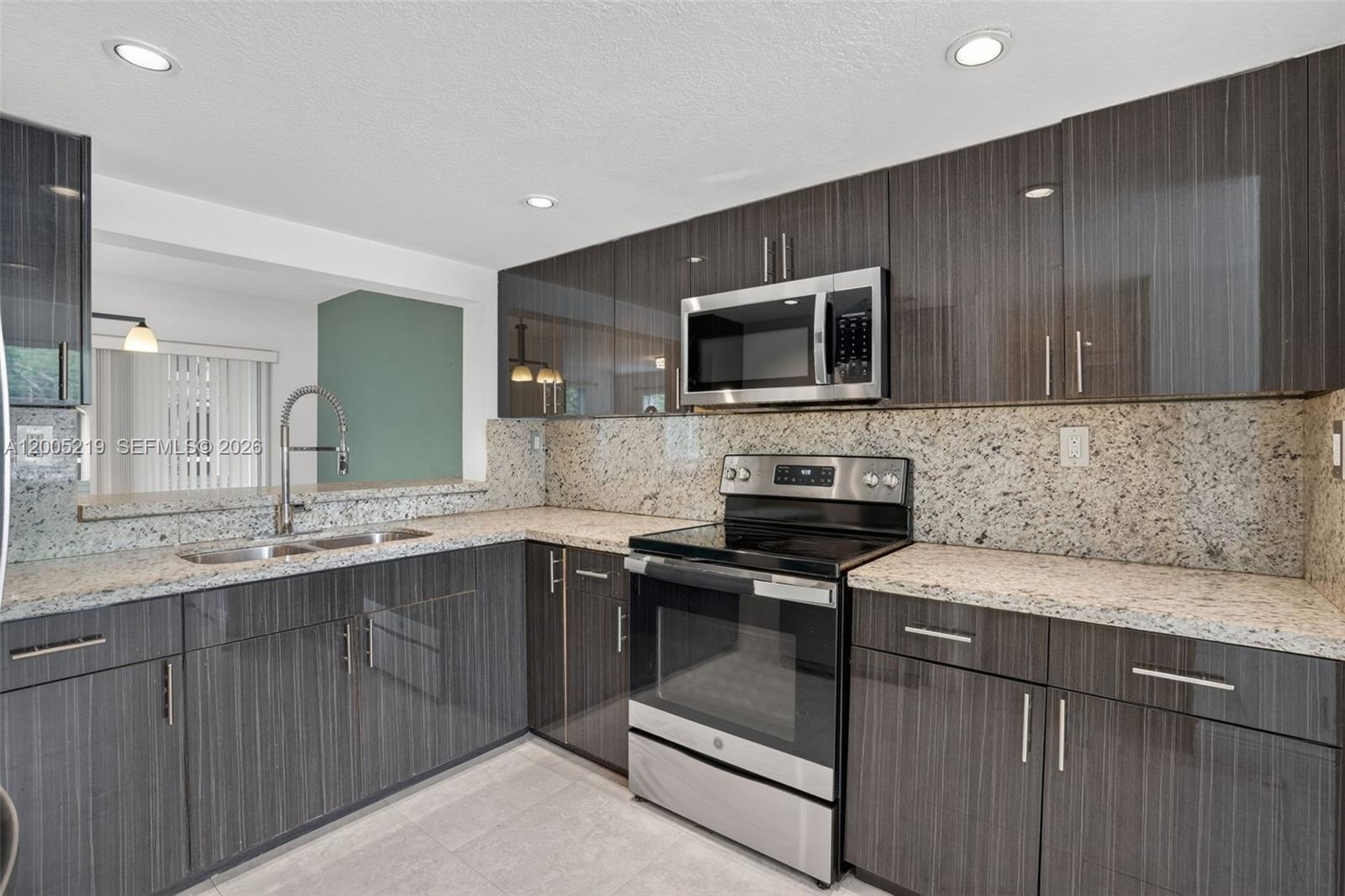 845 NW 91st Ter