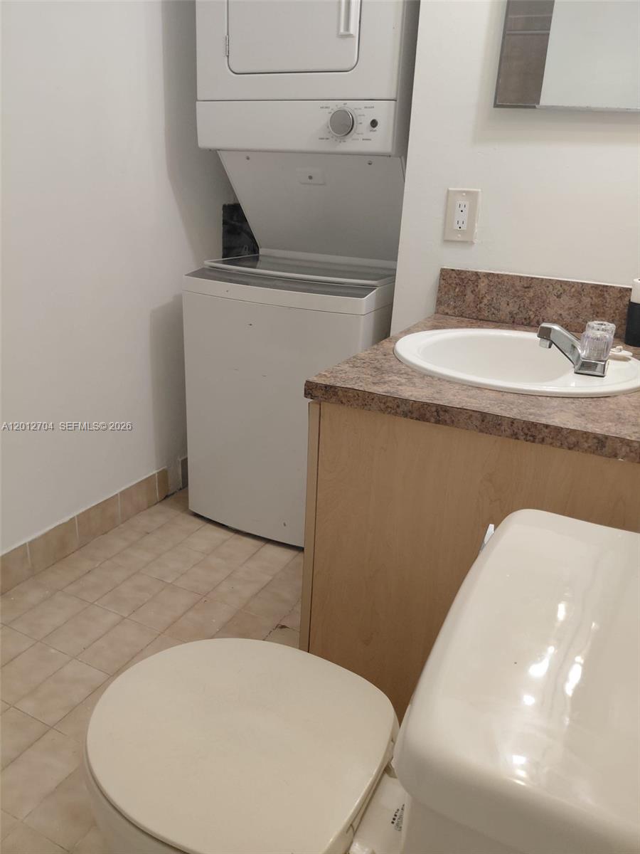 11790 SW 18th St # 3 Unit: 429-3