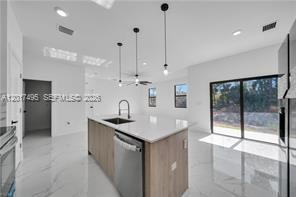 621 GREENBRIAR BLVD