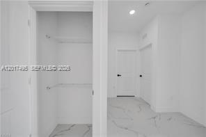 621 GREENBRIAR BLVD