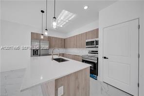621 GREENBRIAR BLVD