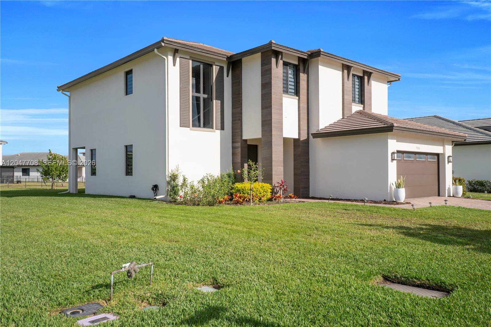 5206 Karlia Dr