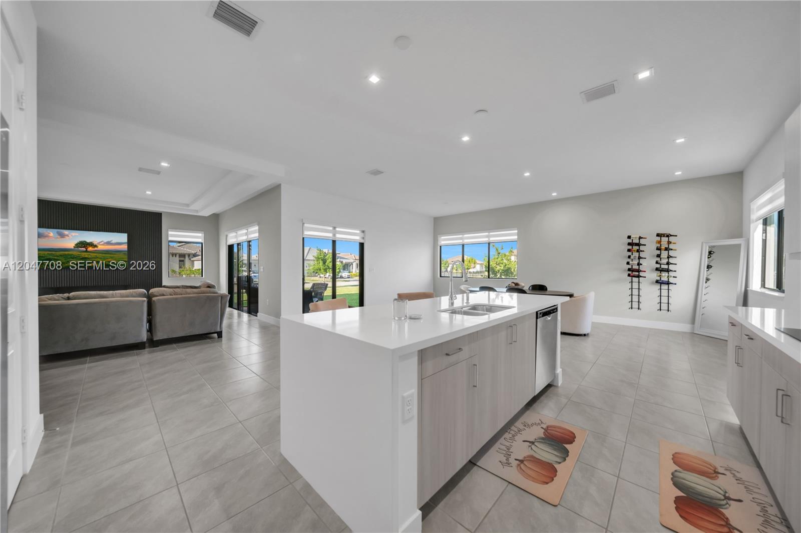 5206 Karlia Dr