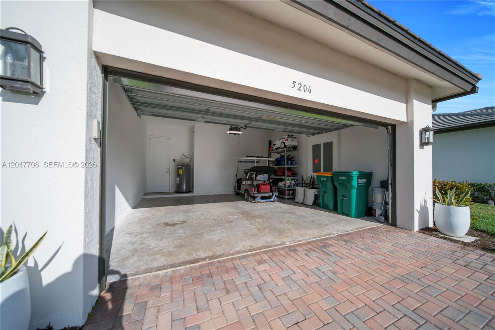 5206 Karlia Dr