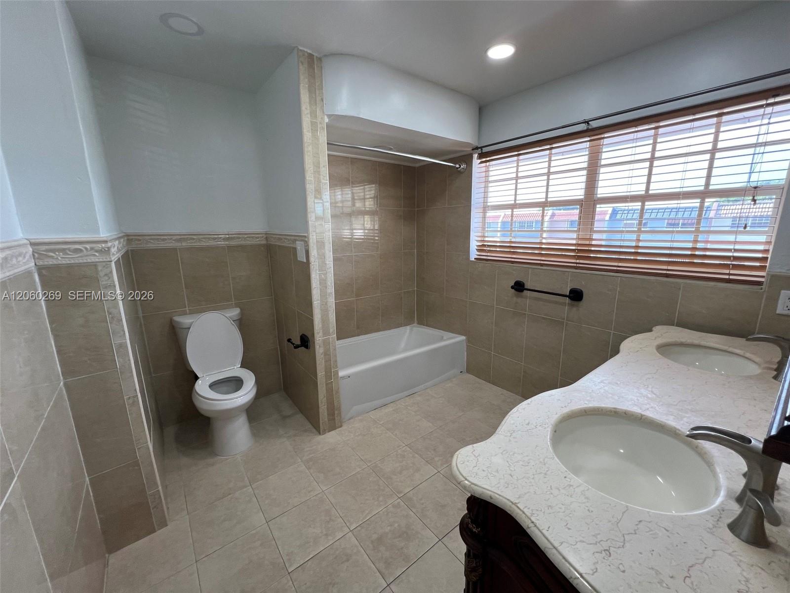 1820 W 72nd Pl