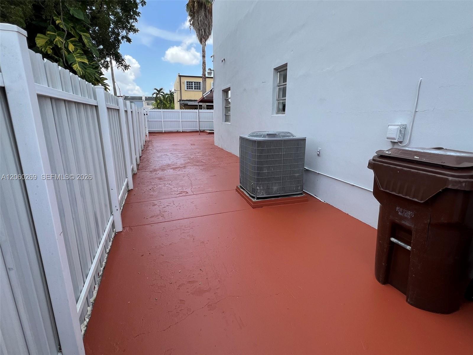 1820 W 72nd Pl