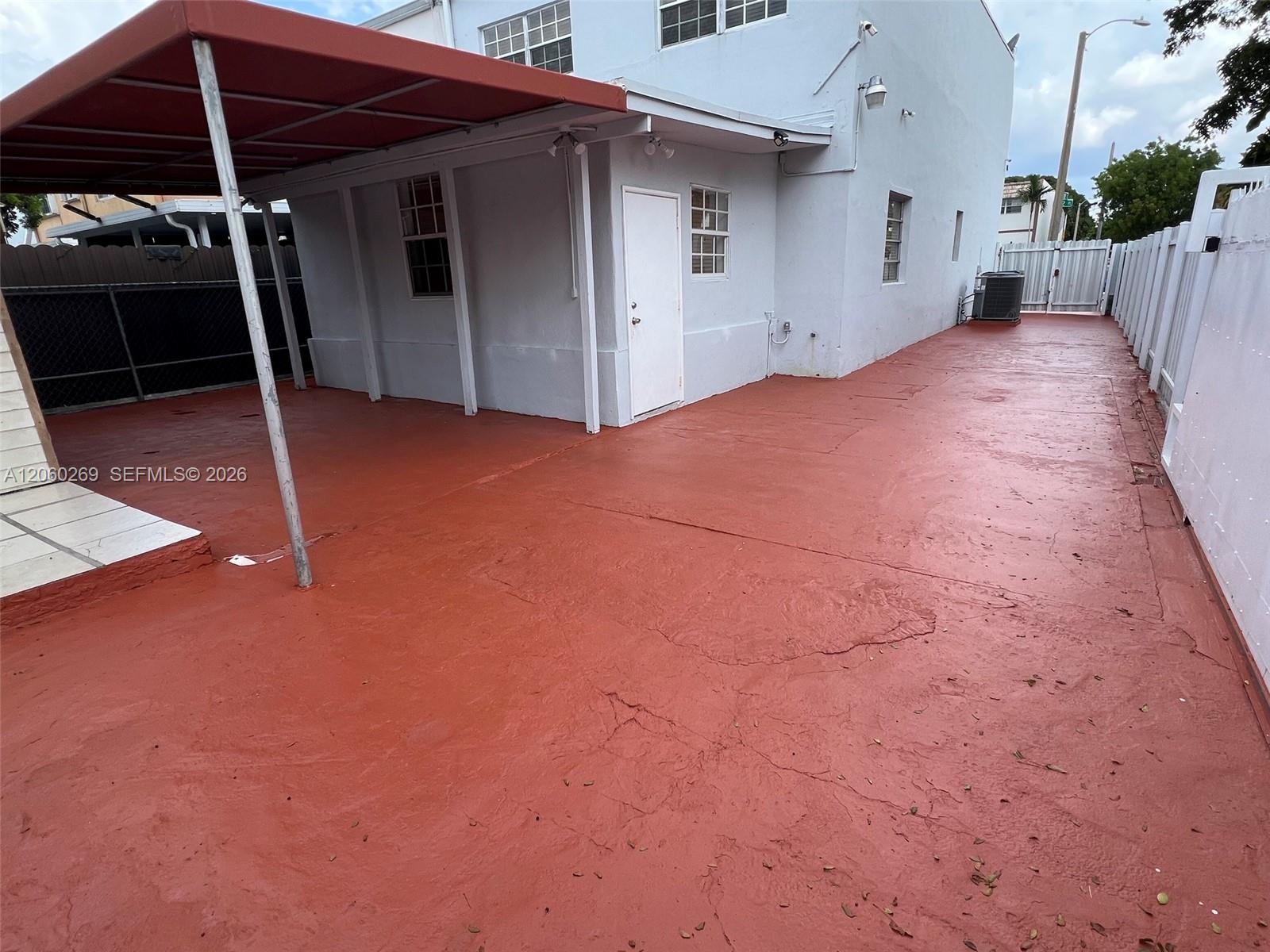 1820 W 72nd Pl