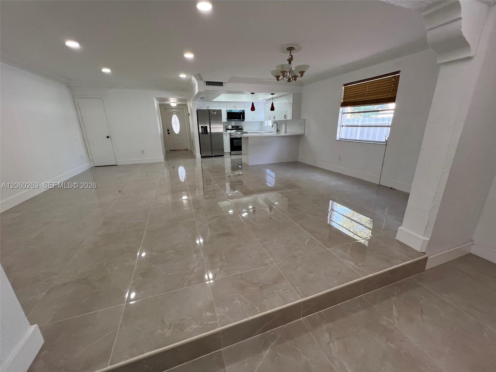 1820 W 72nd Pl
