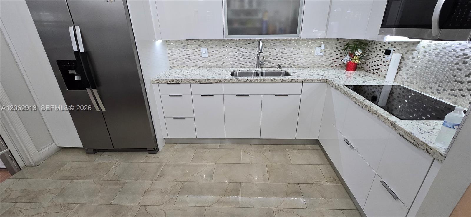1345 W 41st St # 6