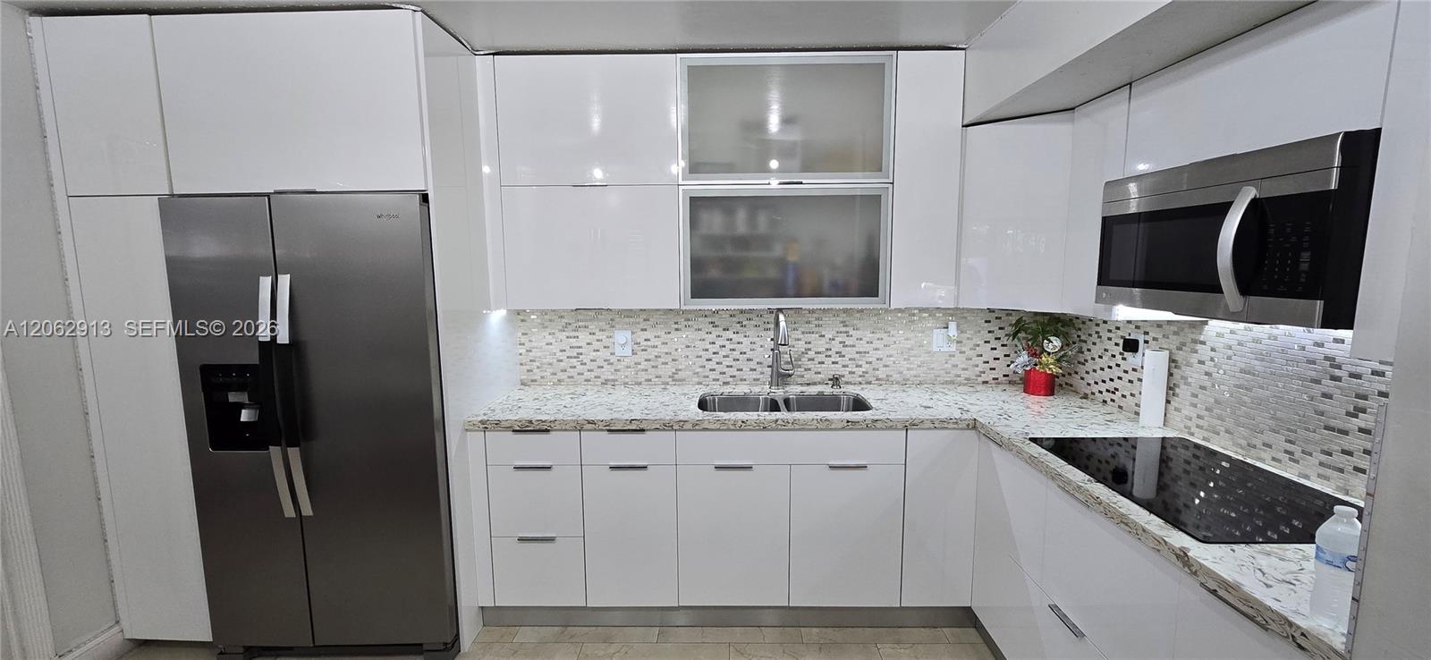 1345 W 41st St # 6
