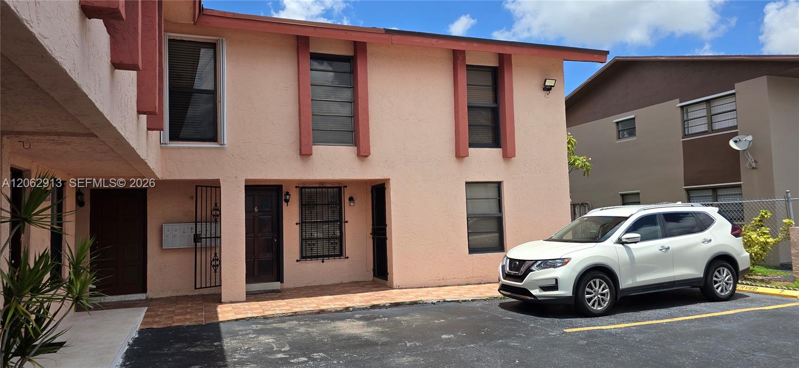 1345 W 41st St # 6