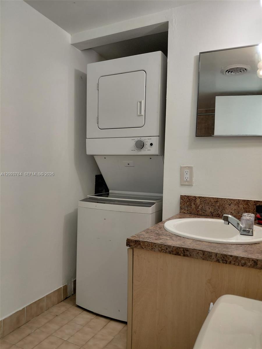 11790 SW 18th St # 3 Unit: 429-3