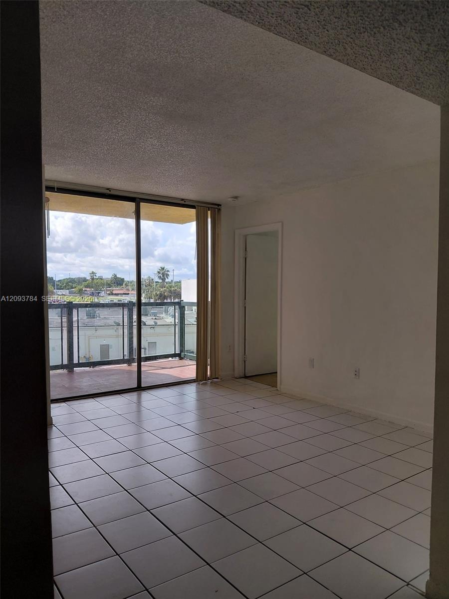 11790 SW 18th St # 3 Unit: 429-3