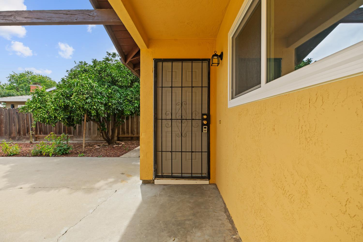 1805 Bradford Court