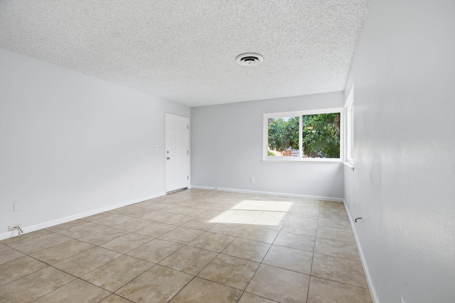1805 Bradford Court