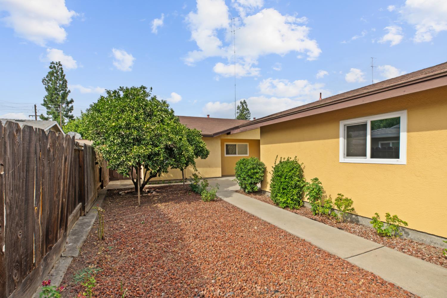 1805 Bradford Court