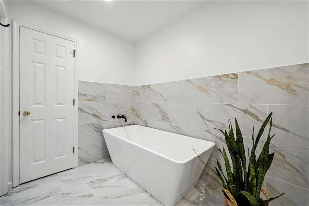 4411 Paces Battle NW