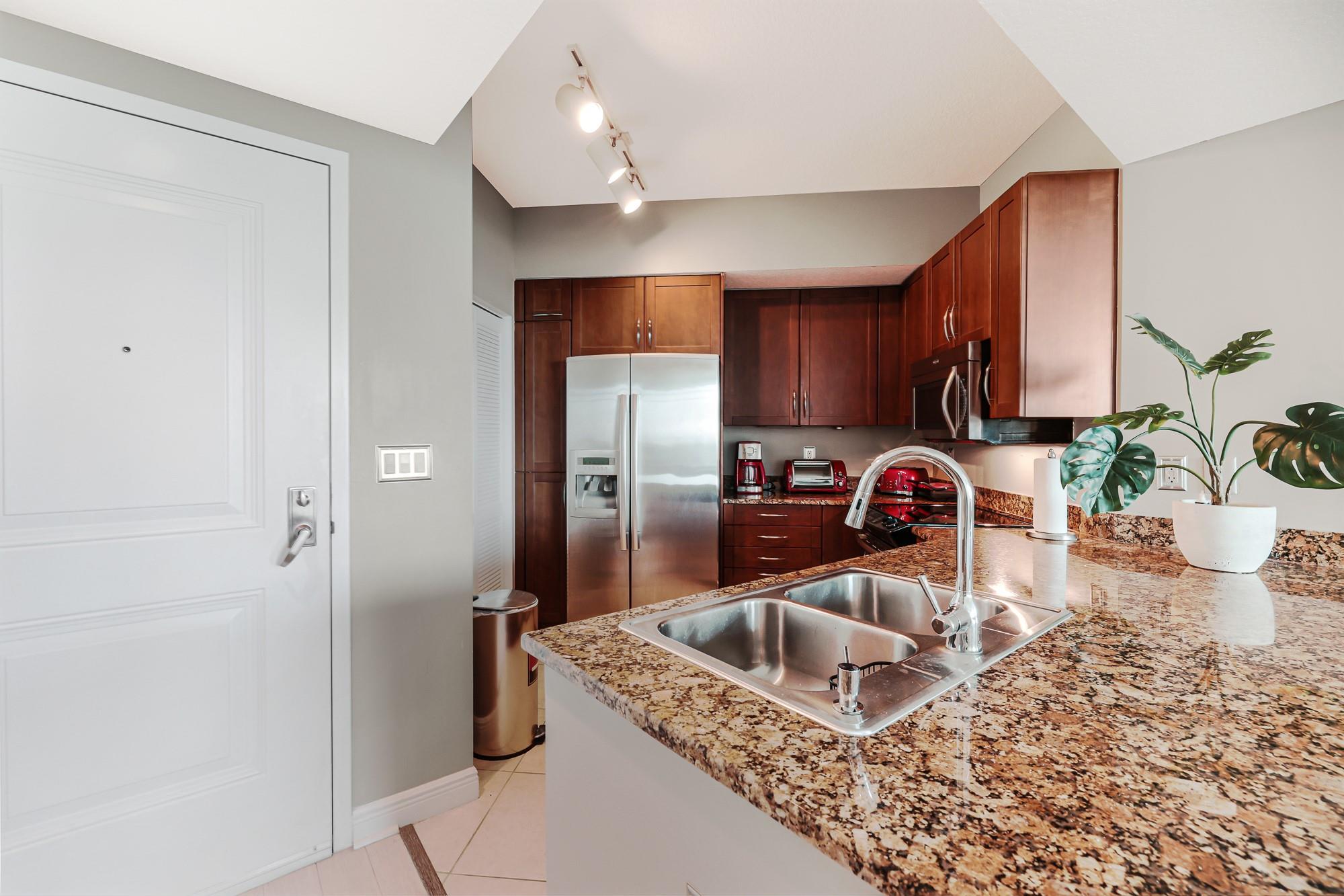 450 N Federal Hwy Unit: 715N