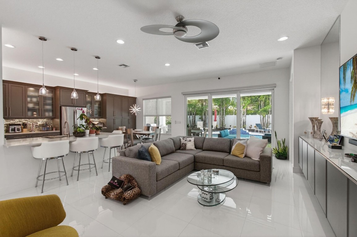 15362 Sandy Beach Ter