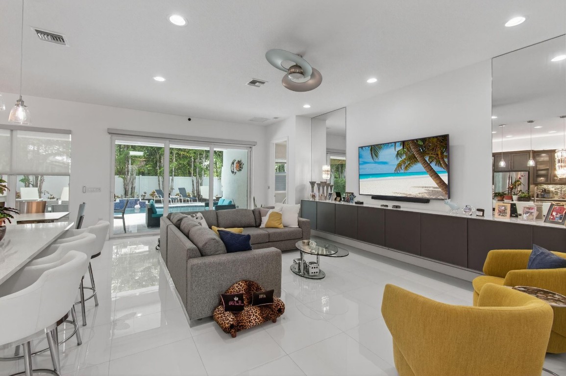 15362 Sandy Beach Ter