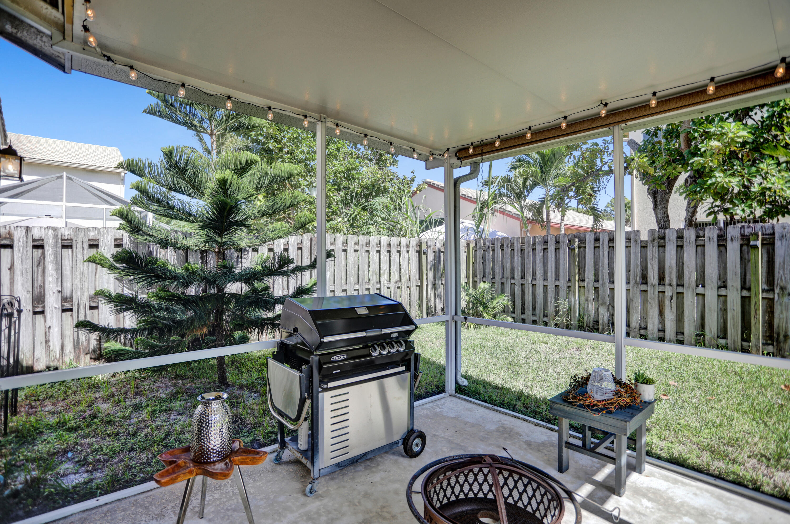 7501 Colony Palm Drive