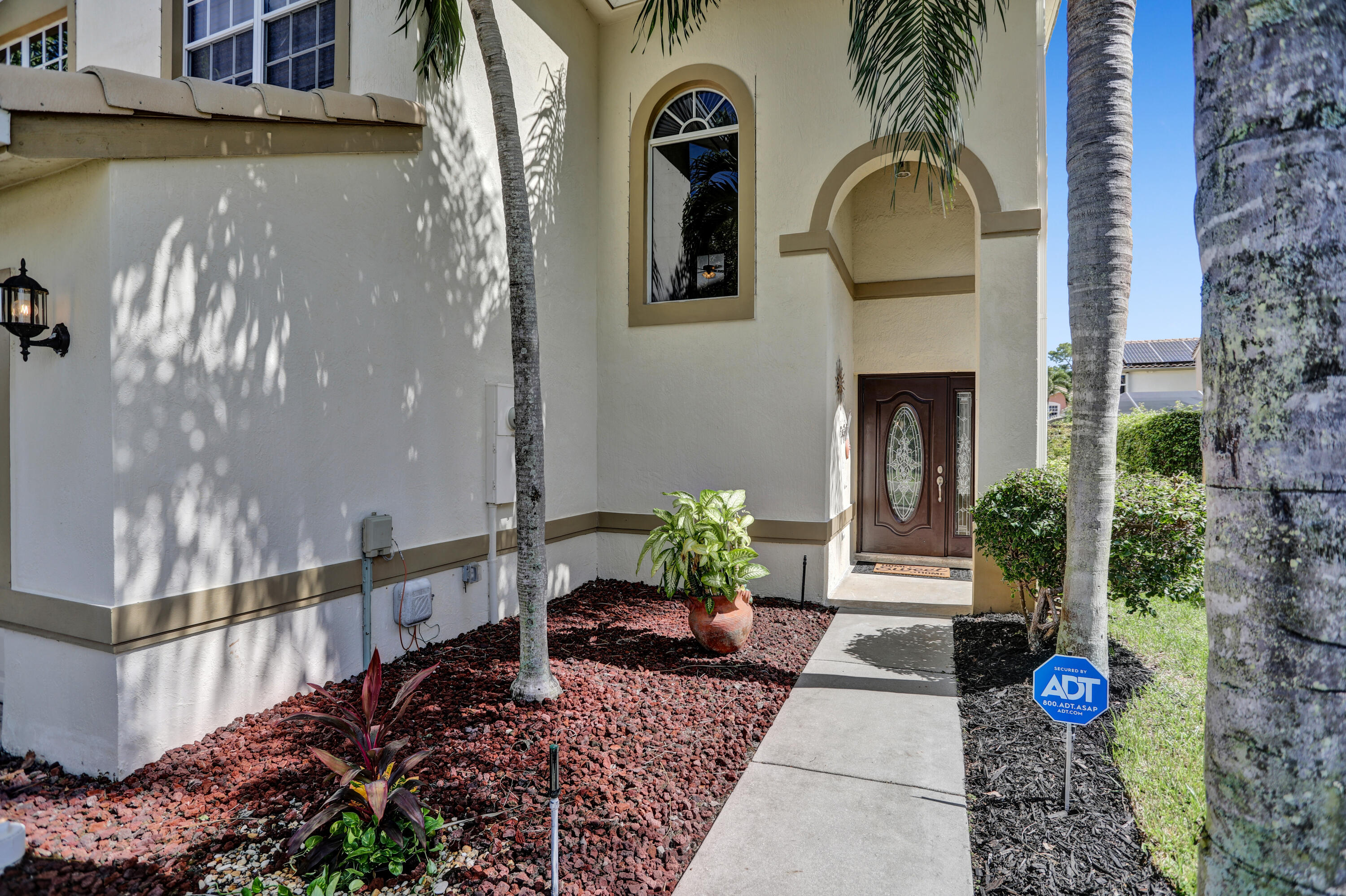 7501 Colony Palm Drive