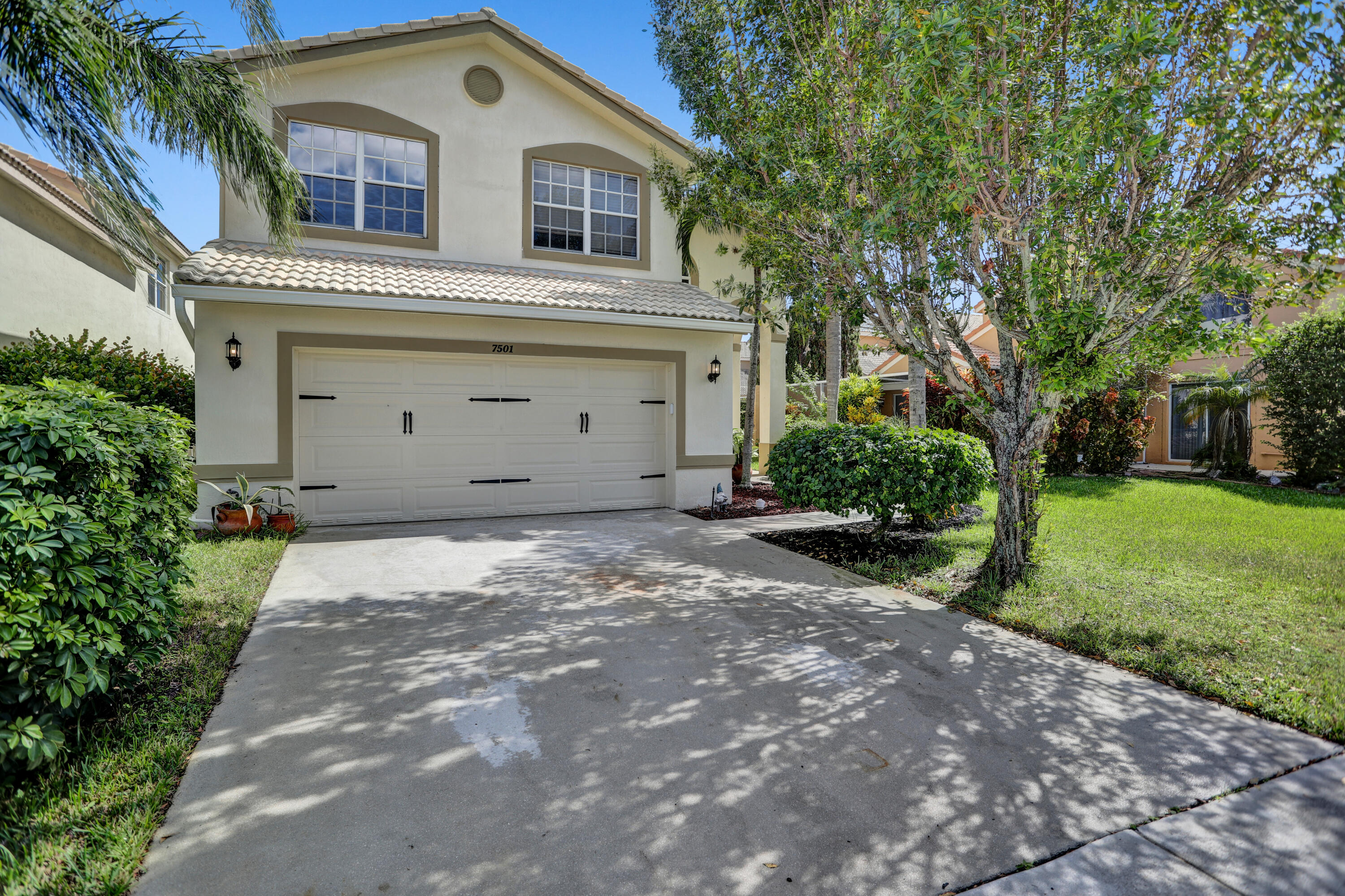 7501 Colony Palm Drive