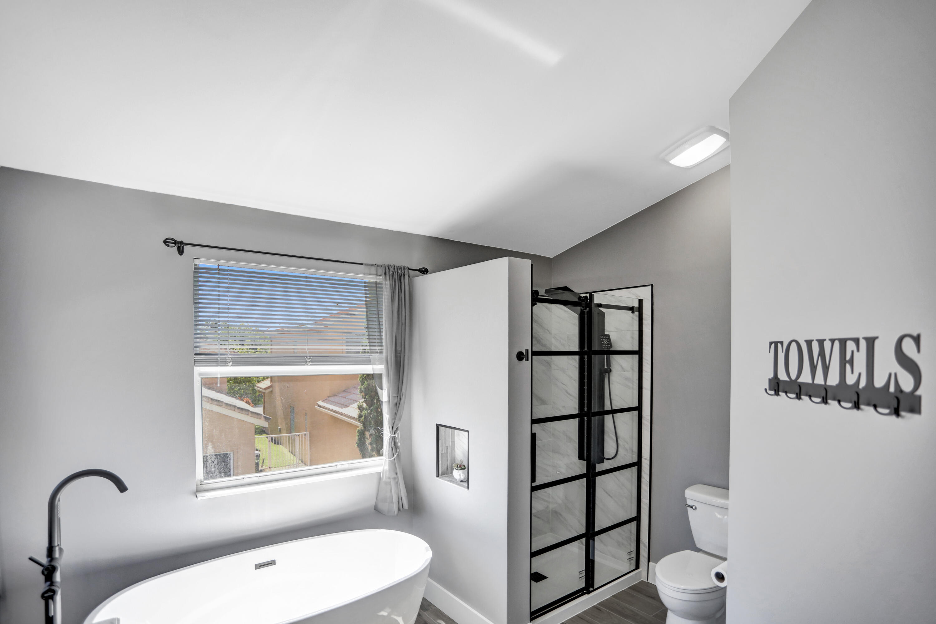 7501 Colony Palm Drive