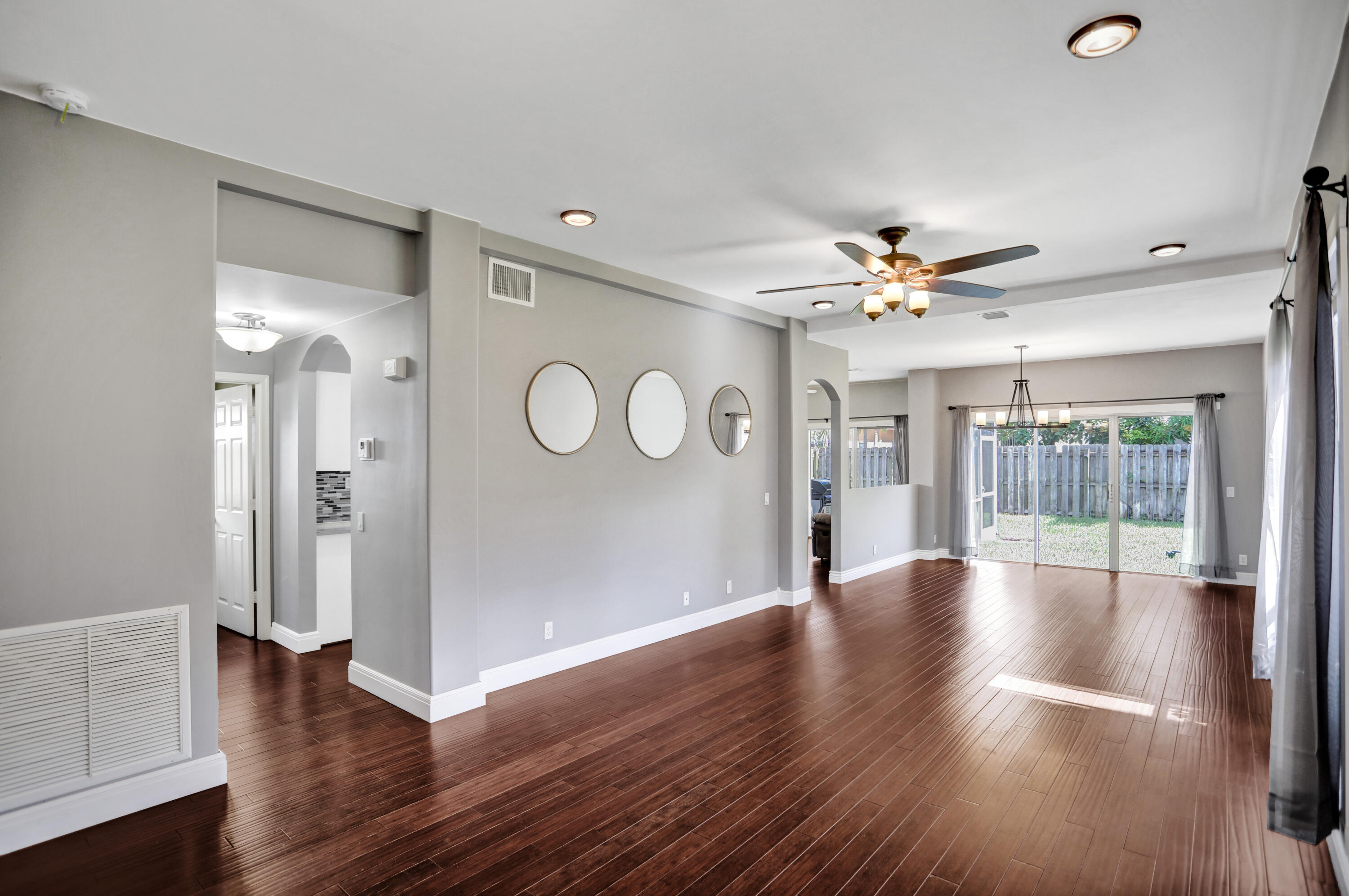 7501 Colony Palm Drive