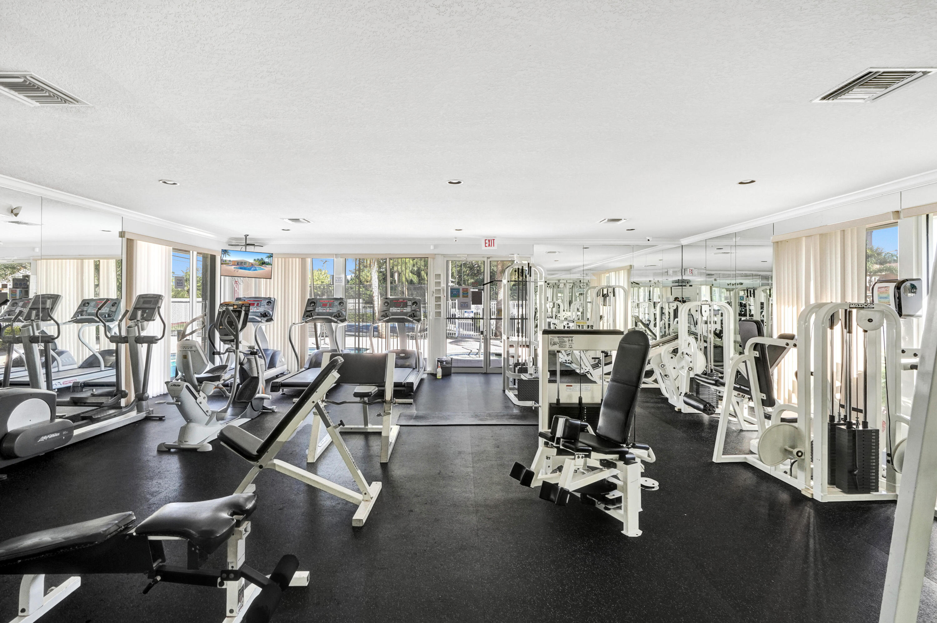 7501 Colony Palm Drive