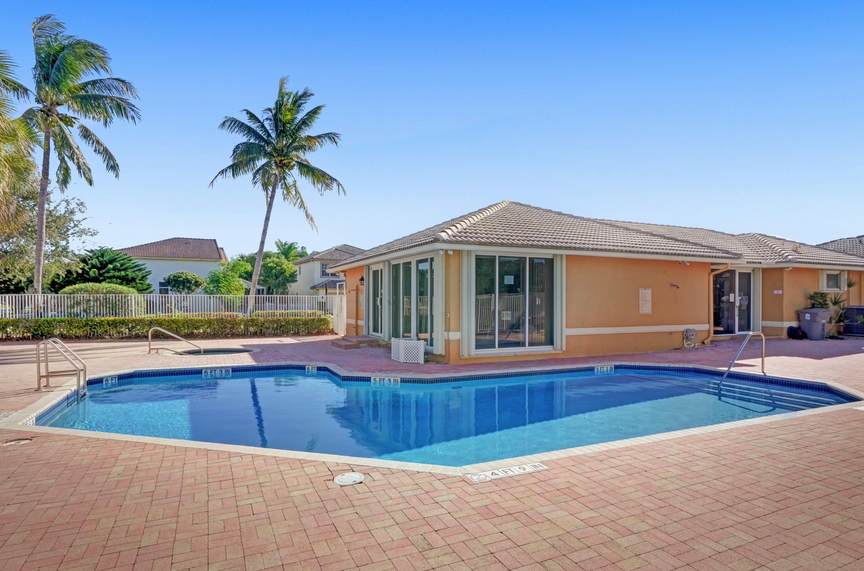 7501 Colony Palm Drive