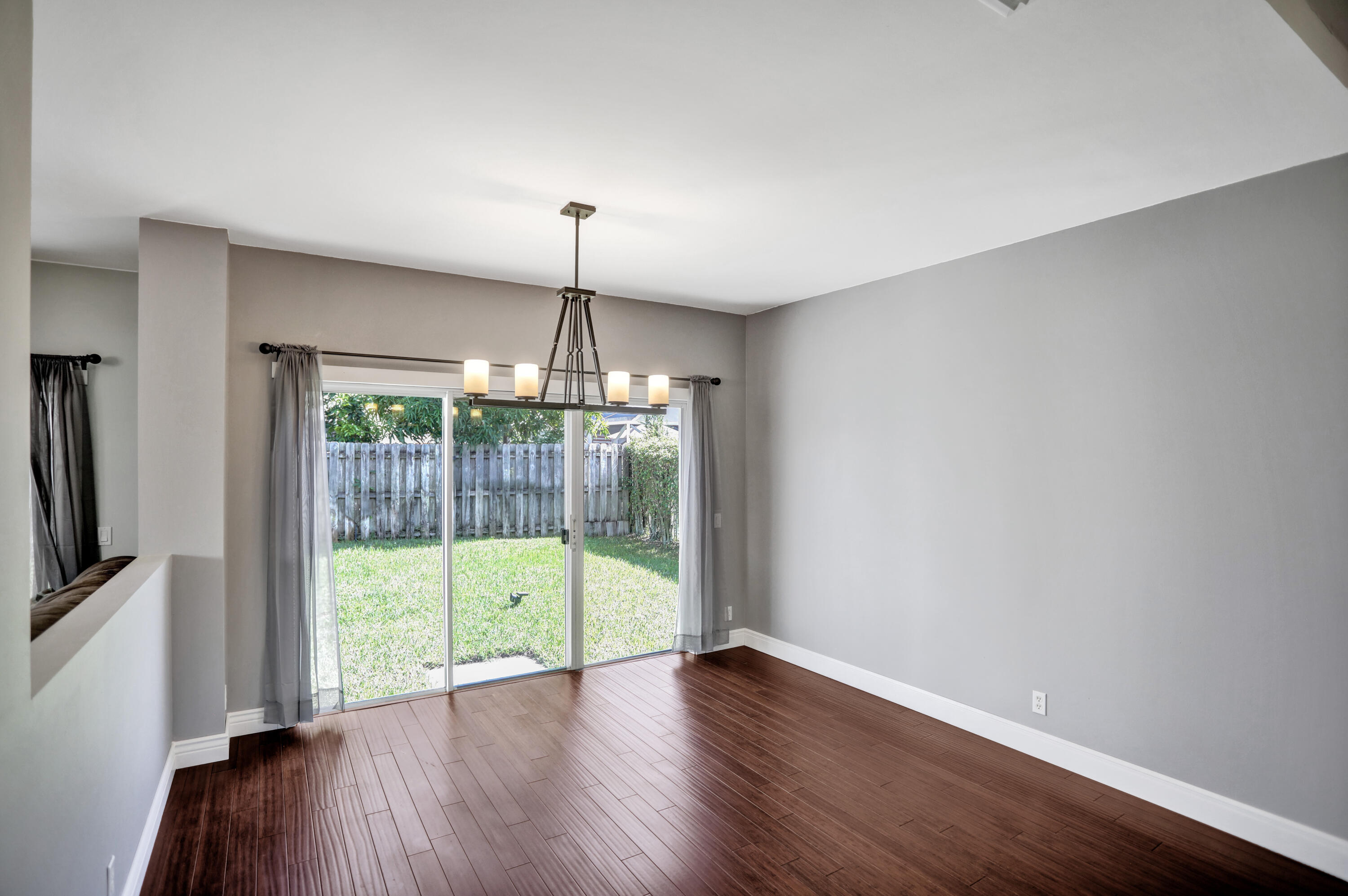 7501 Colony Palm Drive