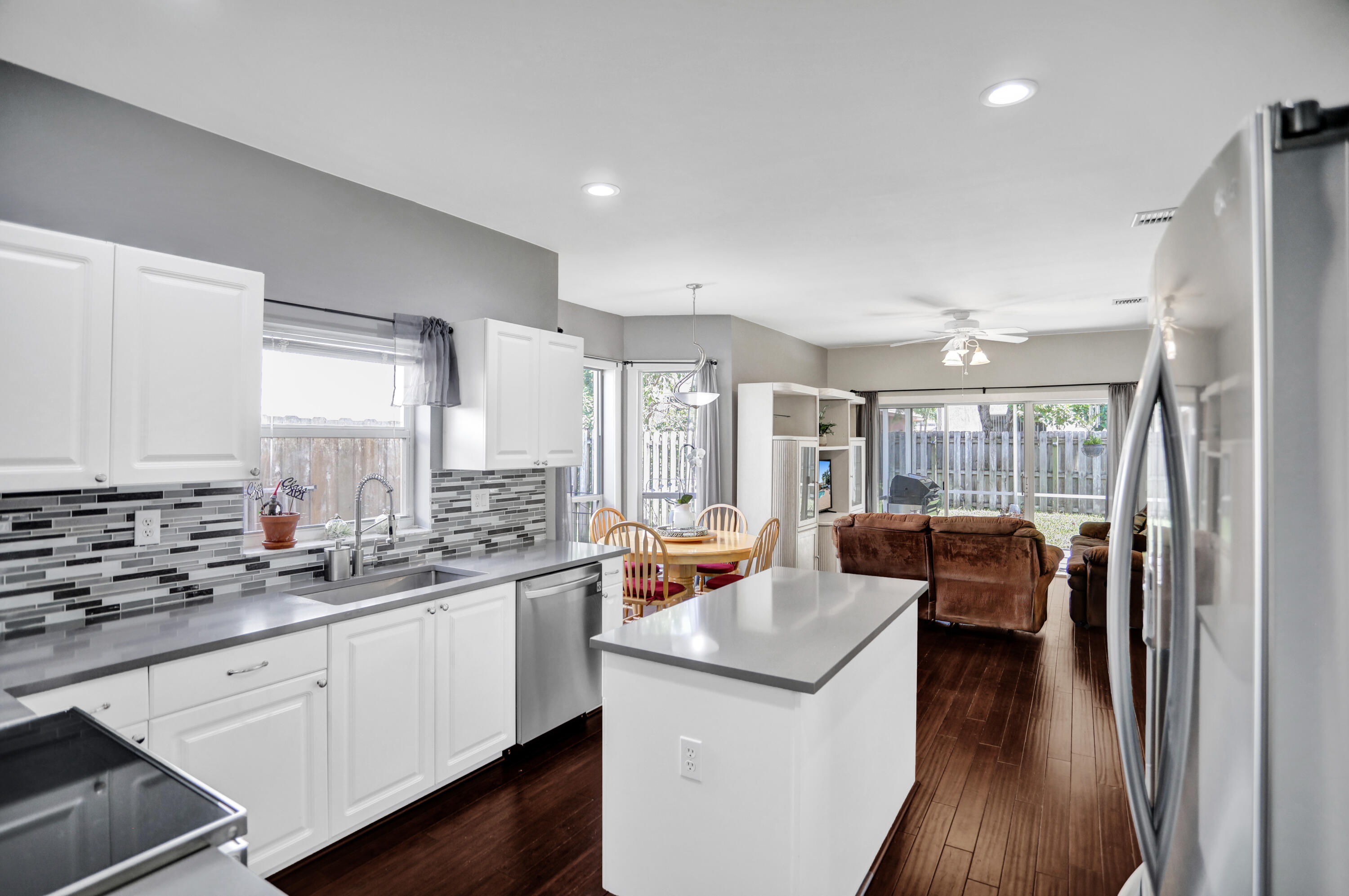 7501 Colony Palm Drive