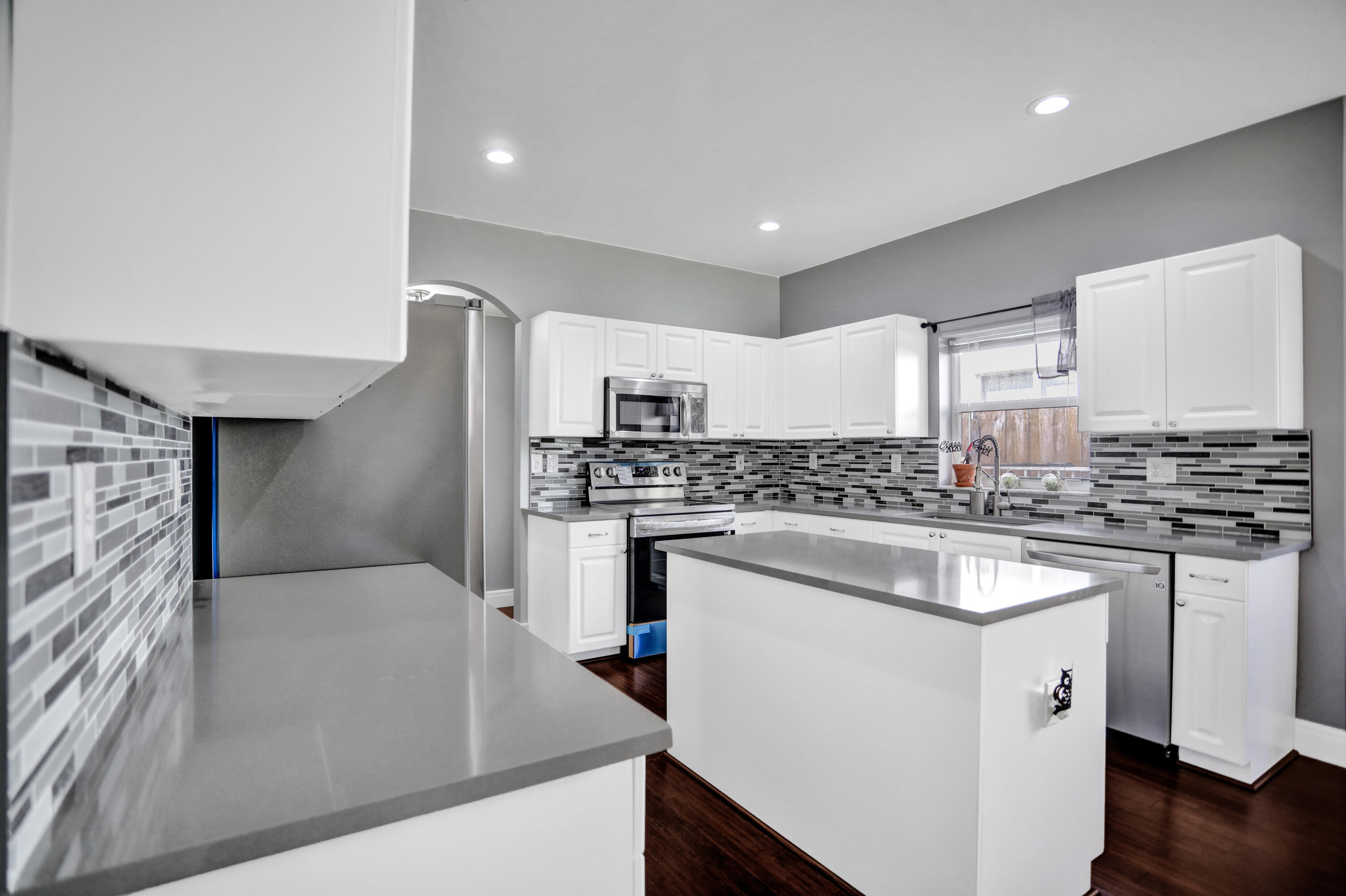 7501 Colony Palm Drive