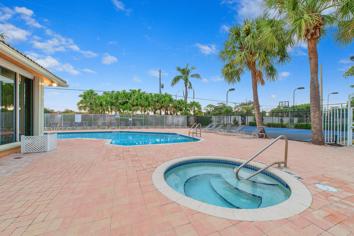 7501 Colony Palm Drive