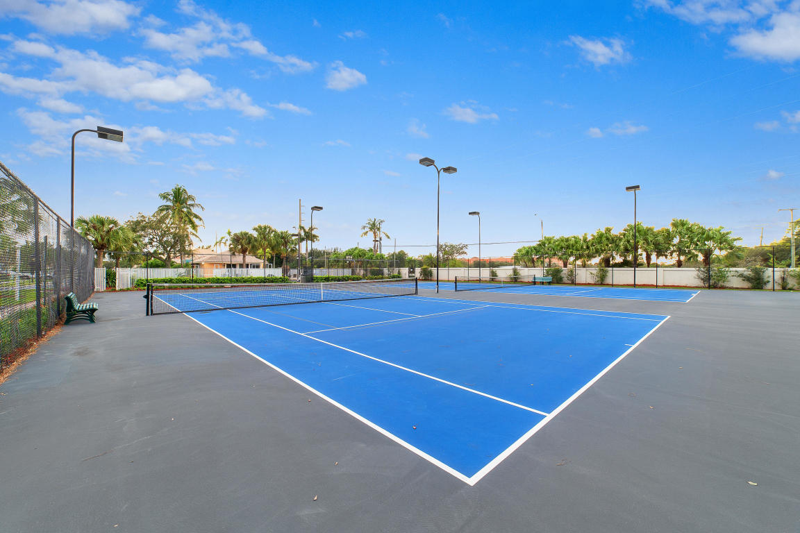 7501 Colony Palm Drive