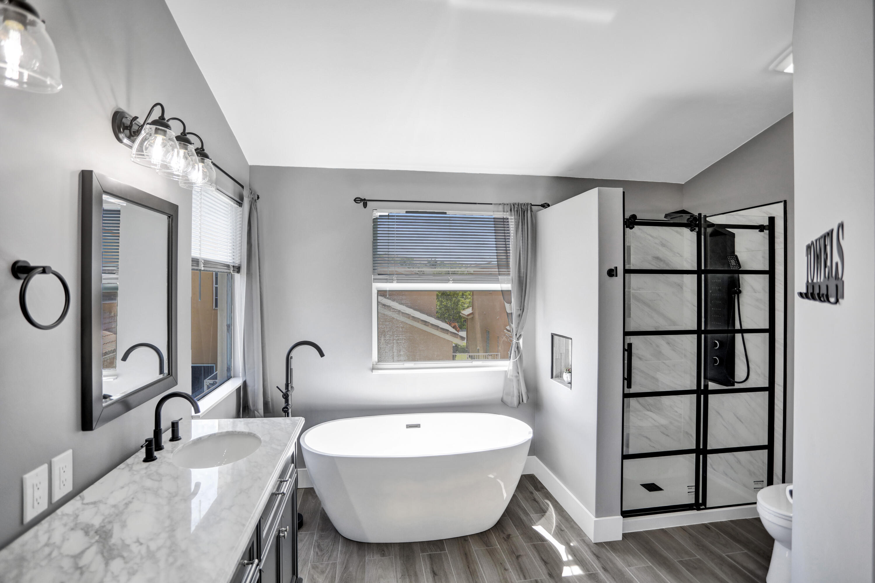 7501 Colony Palm Drive