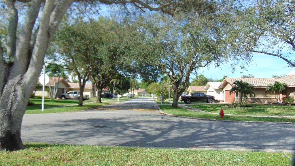 8752 Escondido Way E