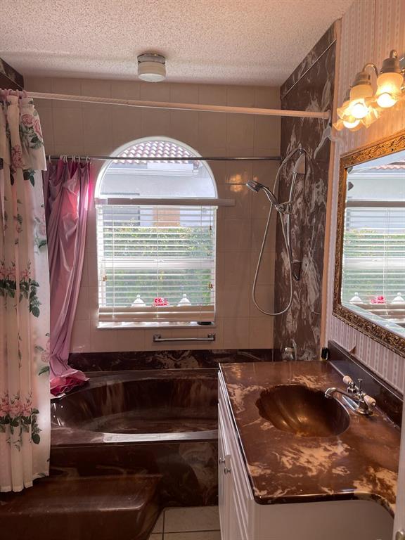 8752 Escondido Way E